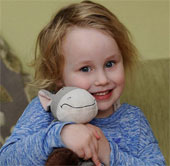 4 year old girl addicted to eating cloth