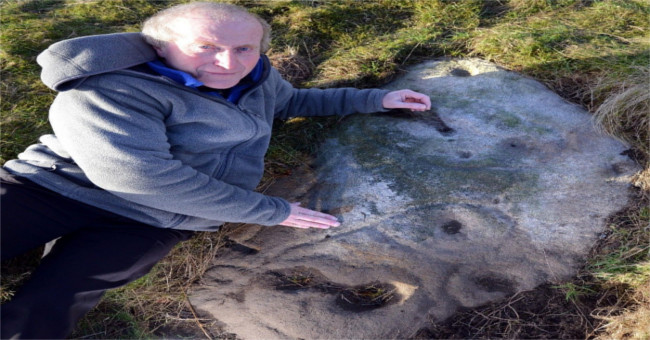 4000 year selfie on the rock