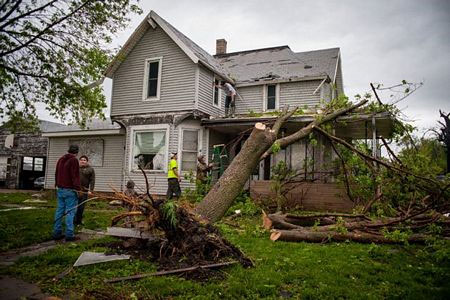 5 people died from tornadoes in the US