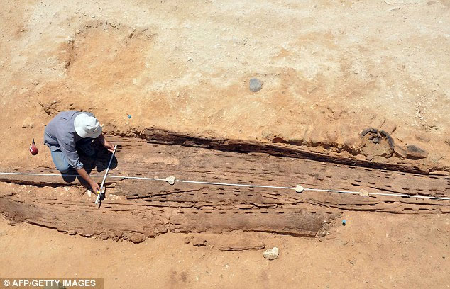 5,000-year-old wooden boat excavation