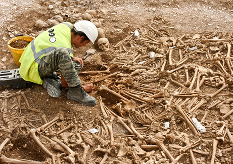 51 unidentified pirate corpses were found at death row in England