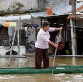 8 people were killed by severe floods in Ecuador