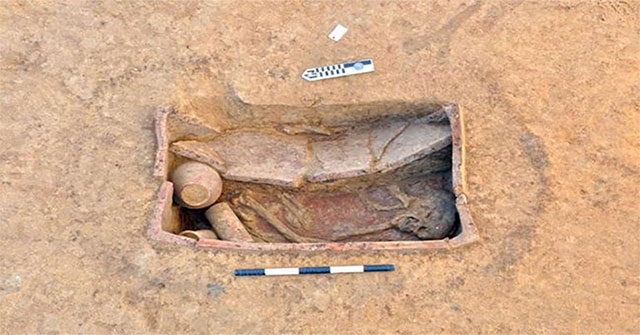 83 ancient Egyptian tombs in rare clay coffins