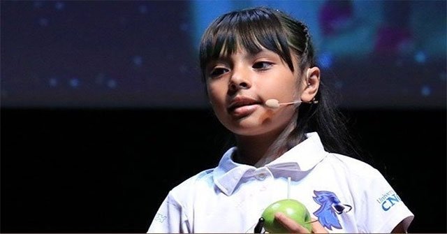8-year-old girl with higher IQ than Einstein into college