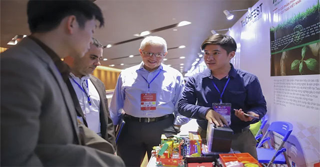 9 start-up teams compete for USD 50,000