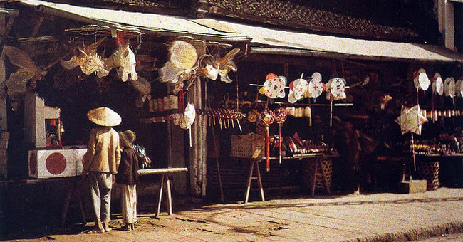 A bunch of nostalgic images of the old Mid-Autumn Festival
