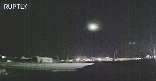 A rare moment ago when the unburnt meteorite rushed down to Earth