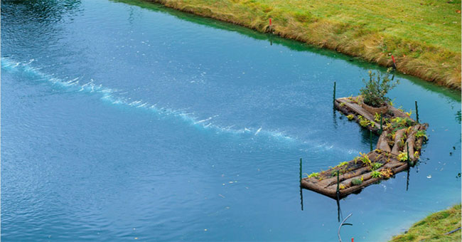 A simple way to block plastic waste from flowing into the sea