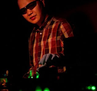 A simpler method for creating multicolor lasers
