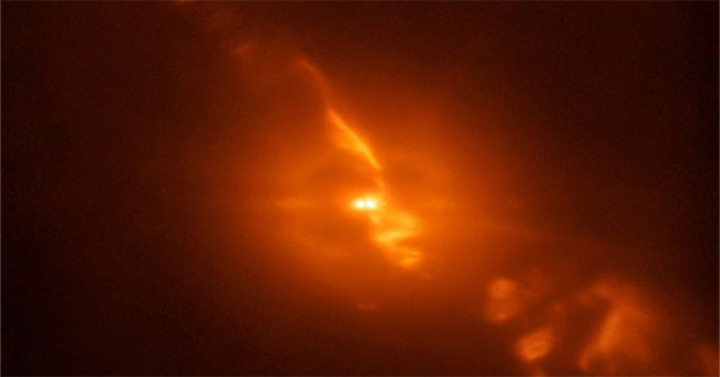 Actual photos of two stars are eating each other