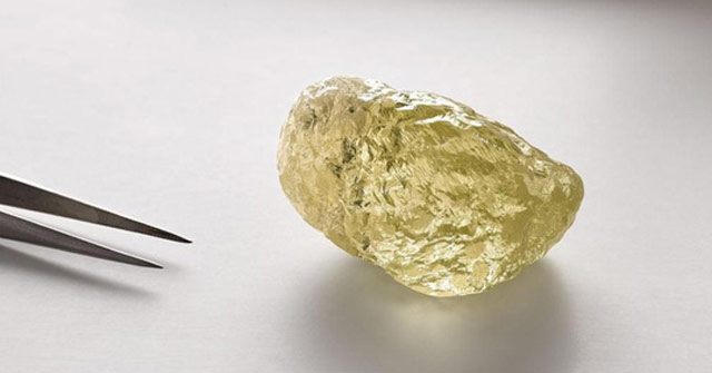 Admire the golden diamond 'terrible' rarely seen