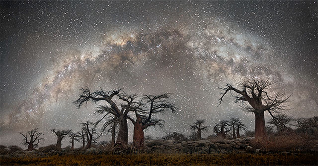 Admire thousands of years 'ghost' under the stars
