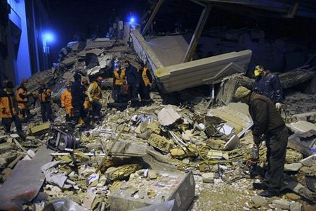 Again strong earthquake in Turkey, the hotel collapsed