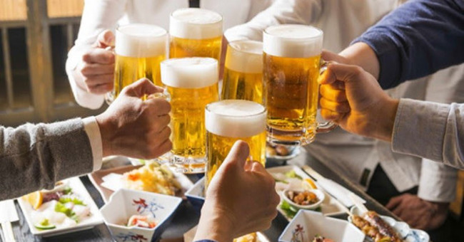 Alarm micro plastic beads in beer