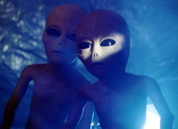 Aliens comes to Earth for vacation?