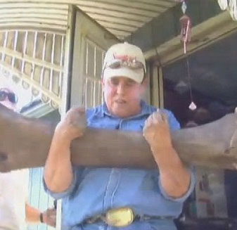 America: A farmer finds the mammoth skeleton in his yard