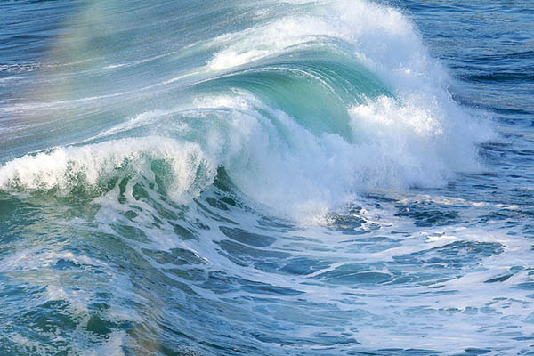America seeks to develop green energy from waves