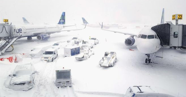 America sinks in a snowstorm: Snow-covered airport, more than 4,000 flights are canceled