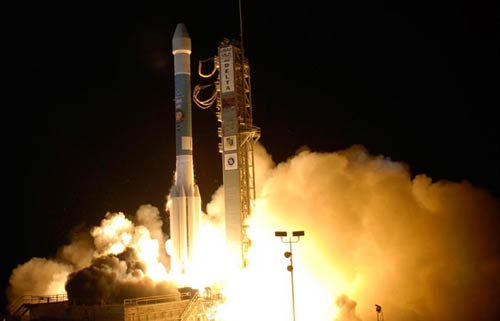 America: The ship launches land on Mars