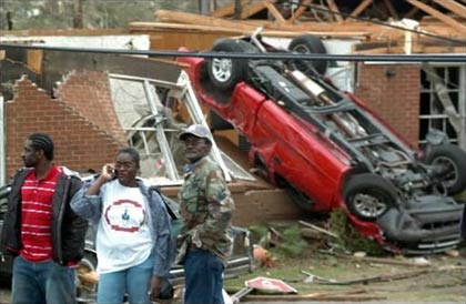 America: tornadoes cause heavy damage