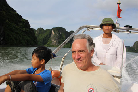 An American devoted to Vietnamese langurs