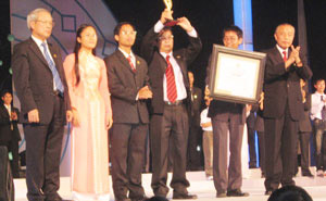 Announcing and awarding the Vietnam Talent Contest 2006