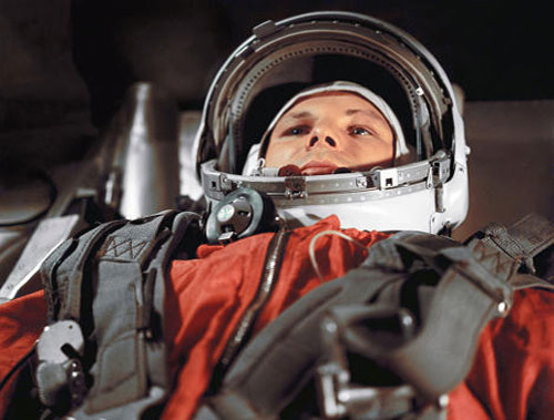 Announcing the cause of Gagarin's death