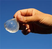 Anti-garbage with shells 'bottles' of edible water
