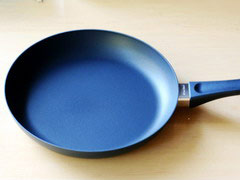 Anti-stick substances on kitchenware increase cholesterol