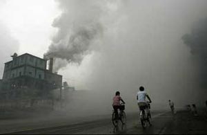 APEC leaders sign an agreement on climate change