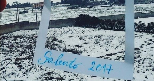 Apocalyptic signs like ancient prophetic words on Italian beaches