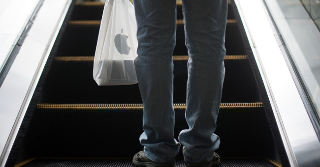 Apple stopped using nylon bags to protect the environment