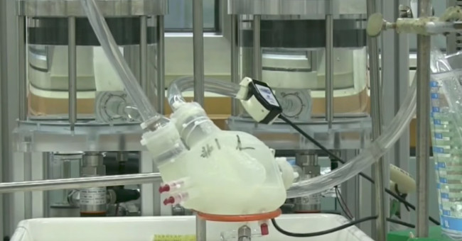 Artificial heart is about to replace the real heart