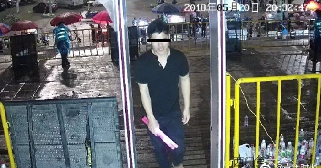 Assistant Chinese police arrested criminals hidden between 20,000 people