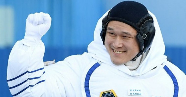 Astronauts tall up to 9cm after only 3 weeks living on the space station