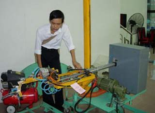 Automatic wall painting robot of a student