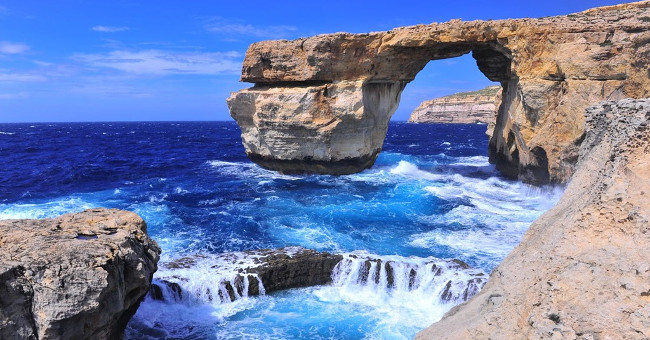 Azure Window stone arches before collapsing into the sea
