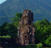 B3 Cham Tower My Son cracked and tilted