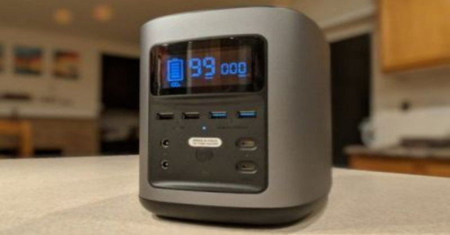Backup batteries charge a lot of devices at the same time, always keeping the function of the refrigerator