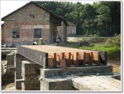'Bamboo bridge' with a capacity of 16 tons