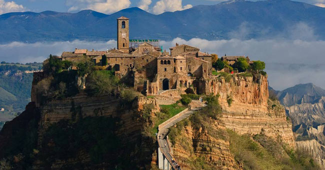 Be overwhelmed by the craggy towns on the cliff