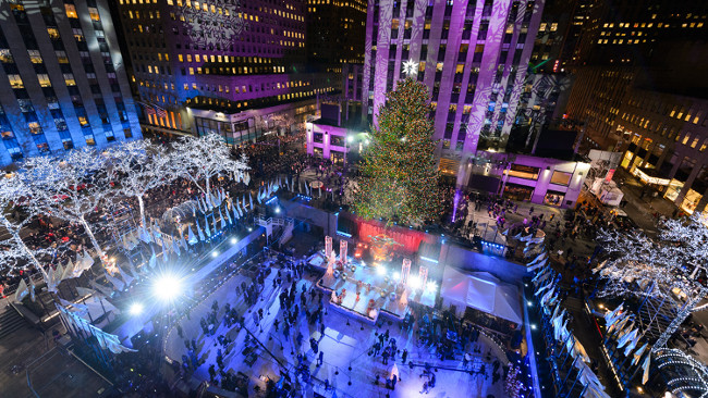 Be overwhelmed by the wonderful virtual Christmas decorations throughout the five continents