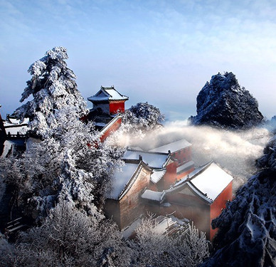 Beams of snow falling early, white covering Vo Dang mountain