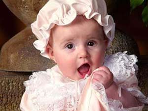 Beautiful parents often give birth to their first daughter