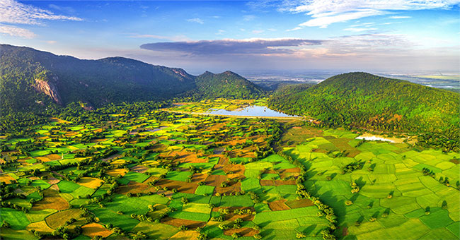 Beautiful Vietnamese scenery is magnificent from above