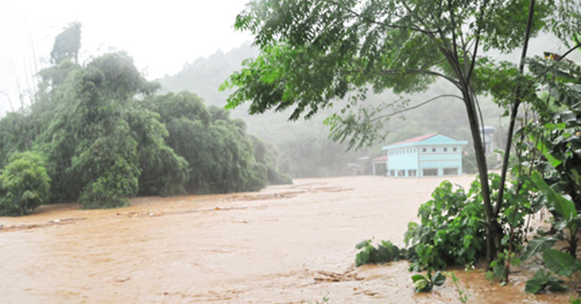 Big flood isolated many areas in Lao Cai, 11 people died and went missing