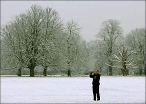 Big snow threatens traffic in the UK