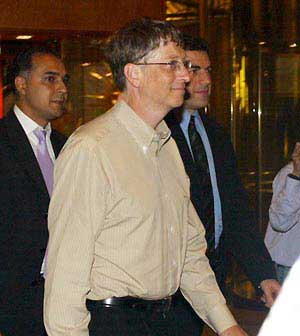 Bill Gates came to Vietnam