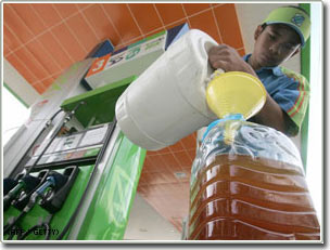 Biofuels: green gold or potential problems?