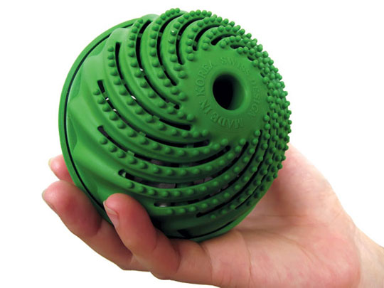 Biological washing ball replaces washing powder